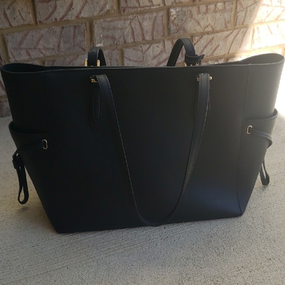 Michael Kors Black Tote Bag - Picture 7 of 16